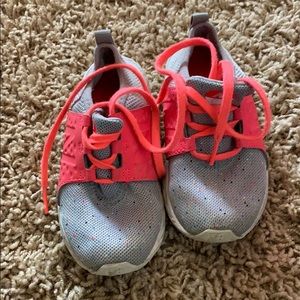 Girls new balance shoes